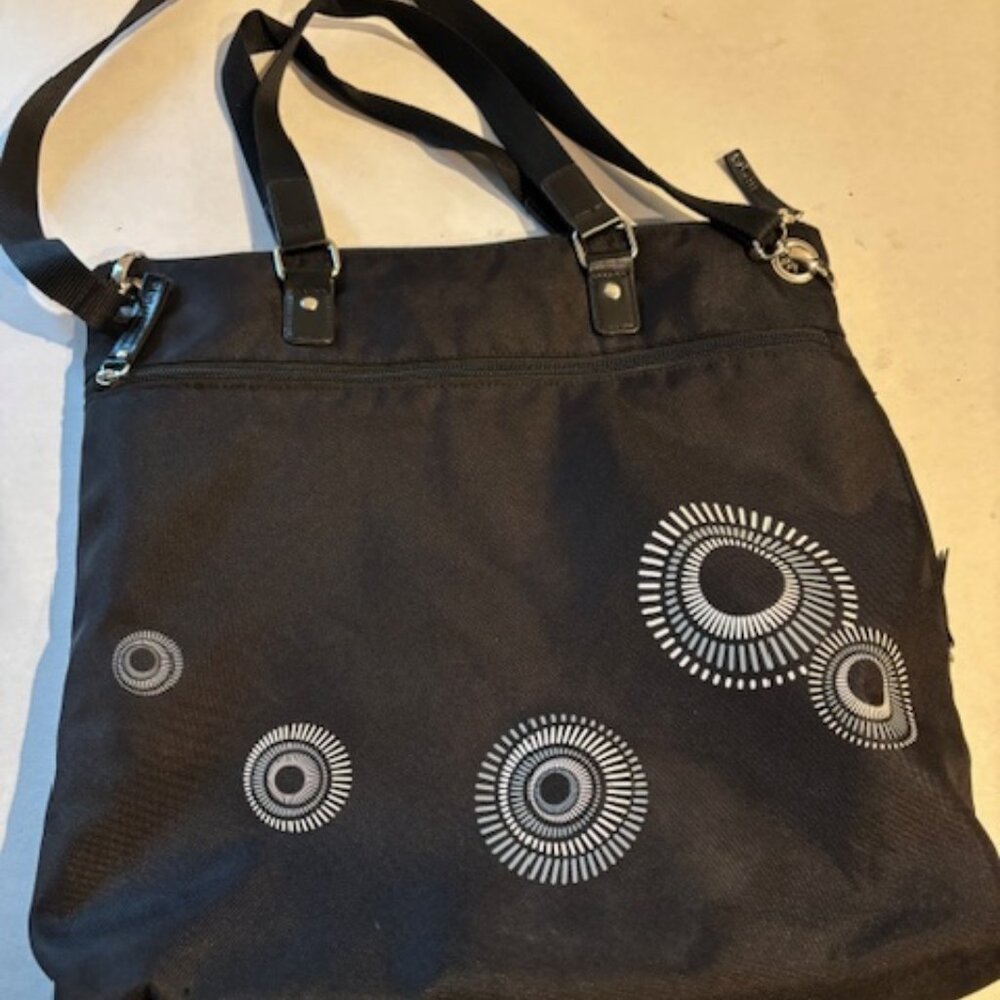 Tray 6 Large Tote/Overnight/Carryon Bag Black w/Geometric Print 16"x 16" x 5"